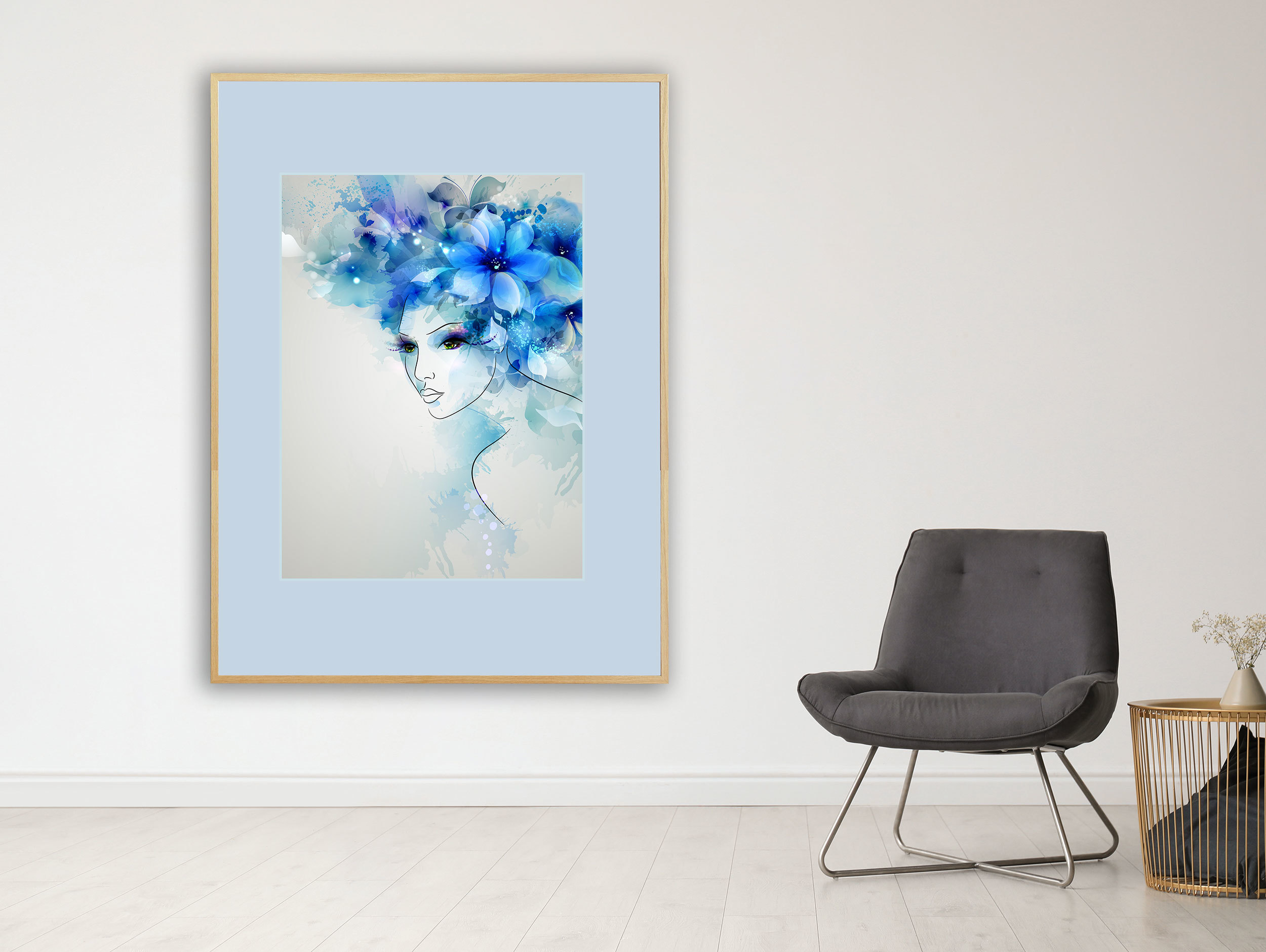 Frau mit blauen Blumenhaaren Frau mit blauen Blumenhaaren