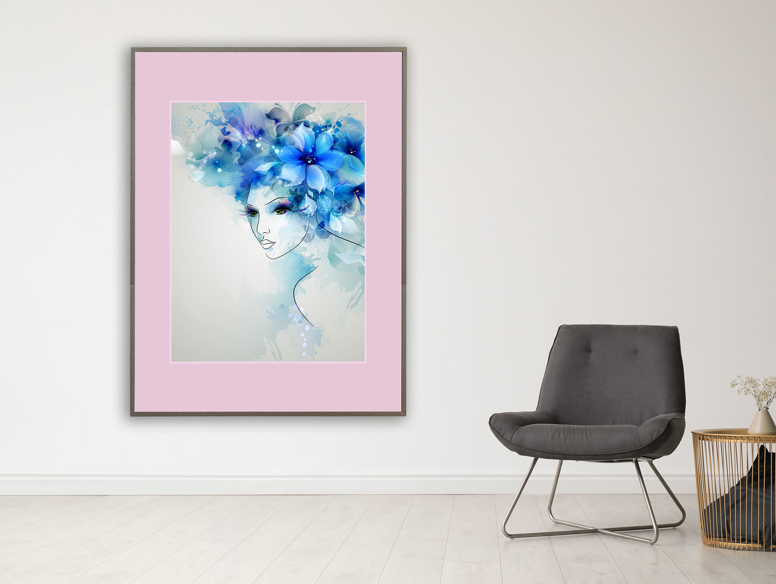 Frau mit blauen Blumenhaaren Frau mit blauen Blumenhaaren