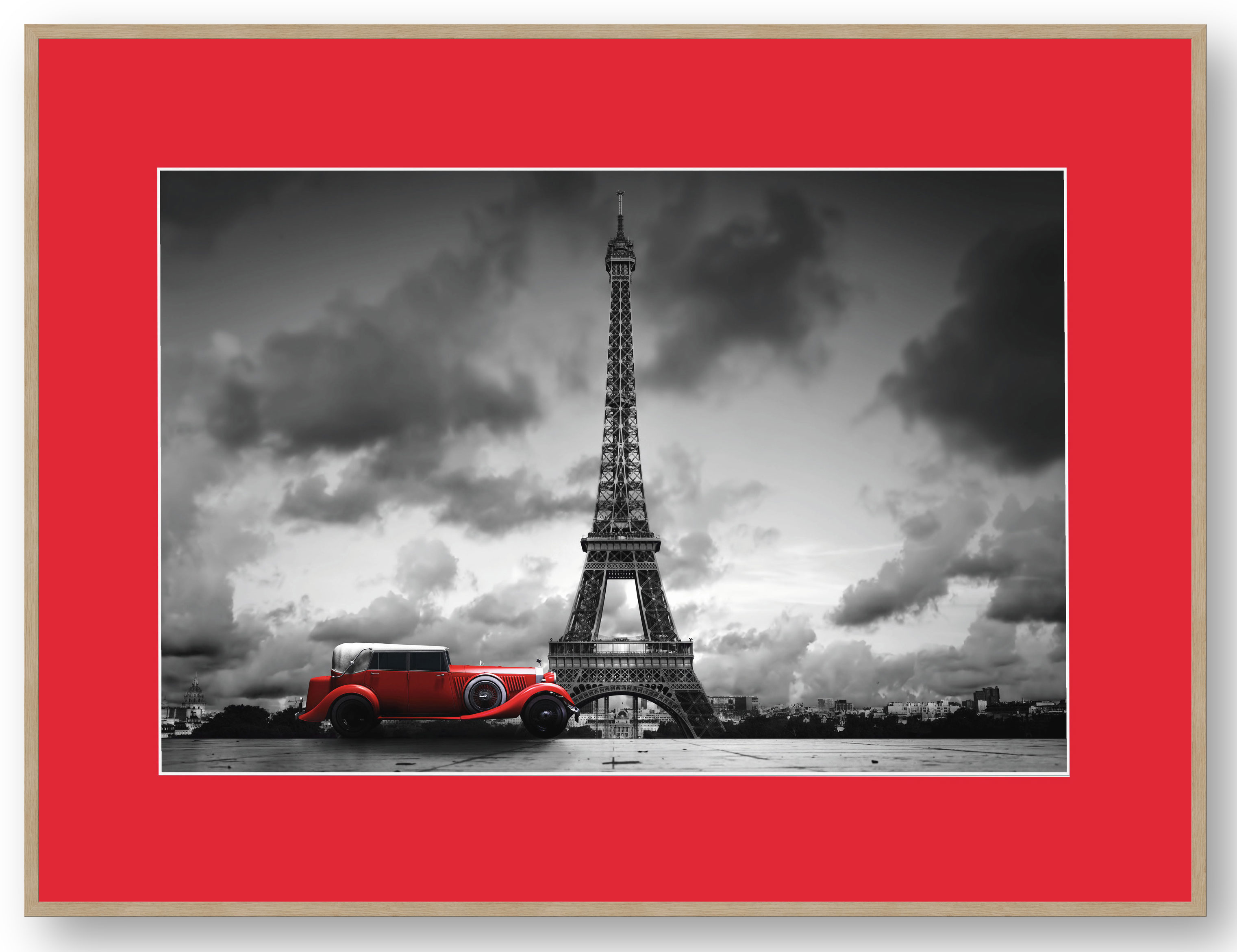 Eiffelturm mit rotem Oldtimer Eiffelturm mit rotem Oldtimer